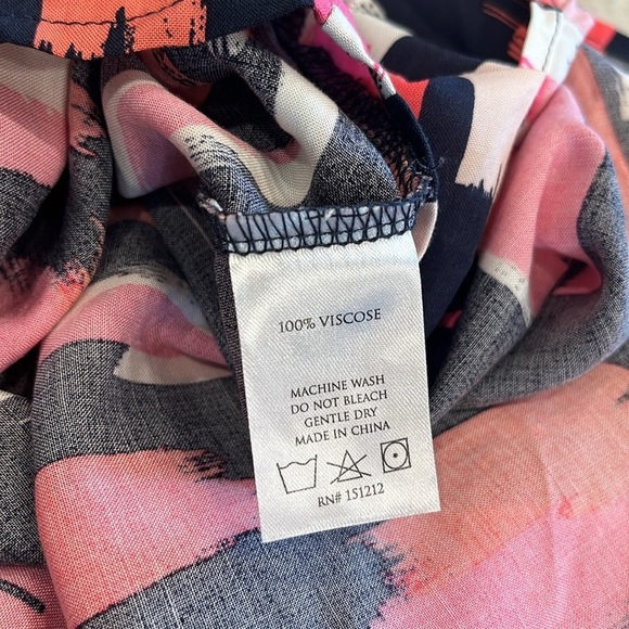 Mary Square‎ Sleeveless Shift Dress | Pink, White, Navy Abstract Design | Small - Picture 10 of 11